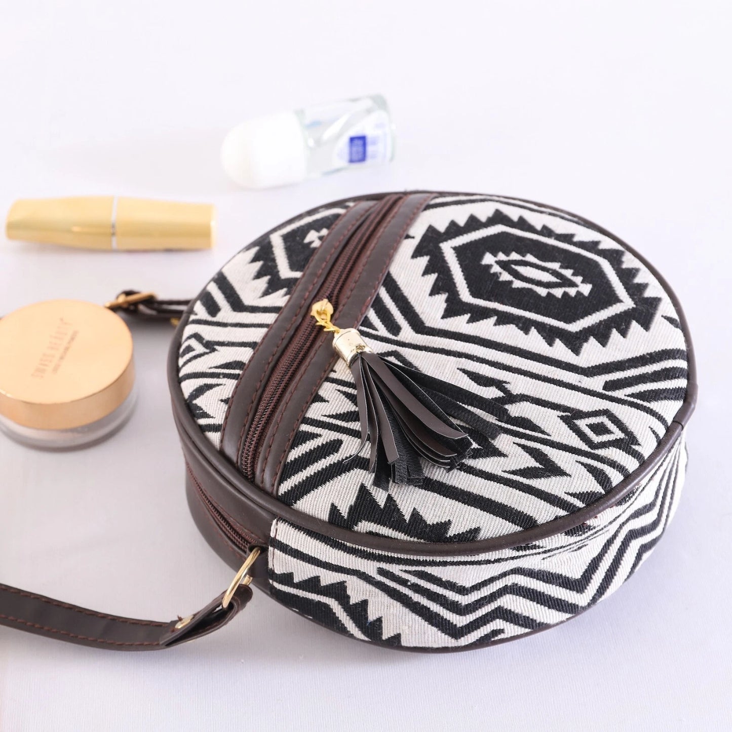 Flicker Jacquard Round Sling Bag - Onyx