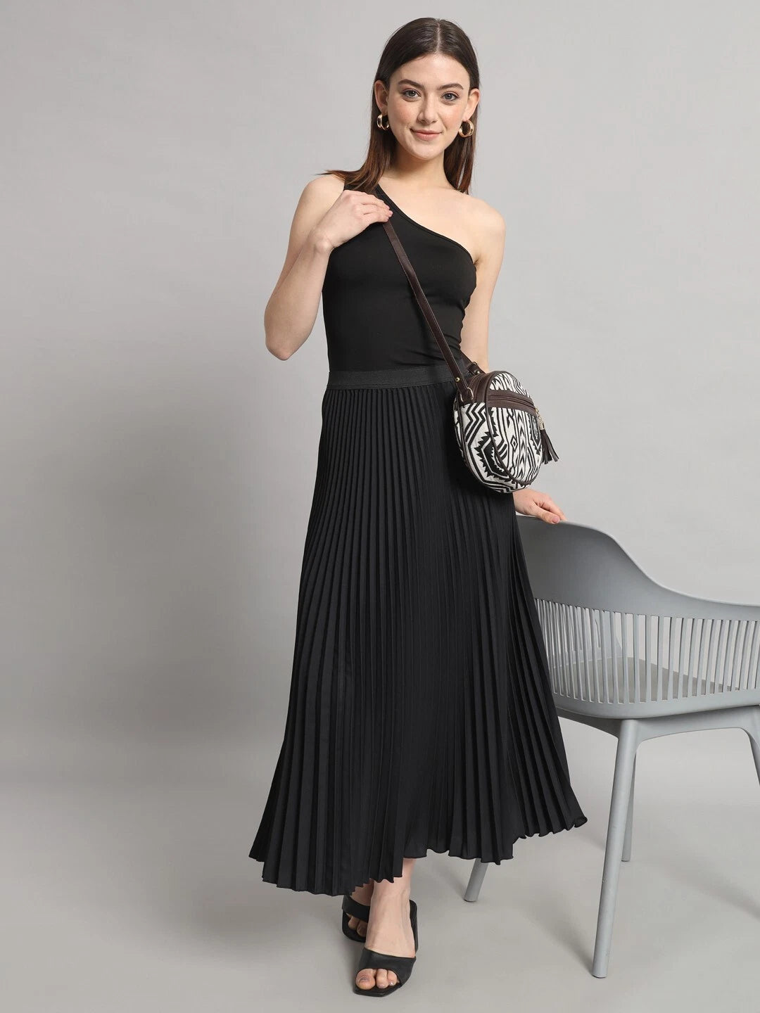 Flicker Jacquard Round Sling Bag - Onyx